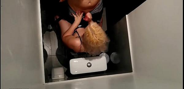  Flagra de sexo no banheiro do restaurante